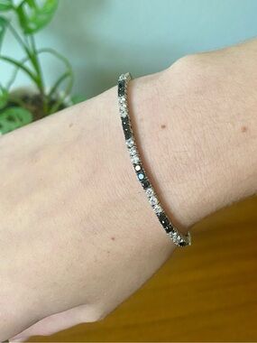 Swarovski Crystal Tennis Bracelet Sterling Silver 925 Black & White 7.25” length